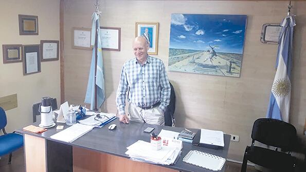 Antonio Reato, intendente de Epuyén, recibió a este diario y contó que su pensamiento está puesto en “cómo arrancar el motor de vuelta”.