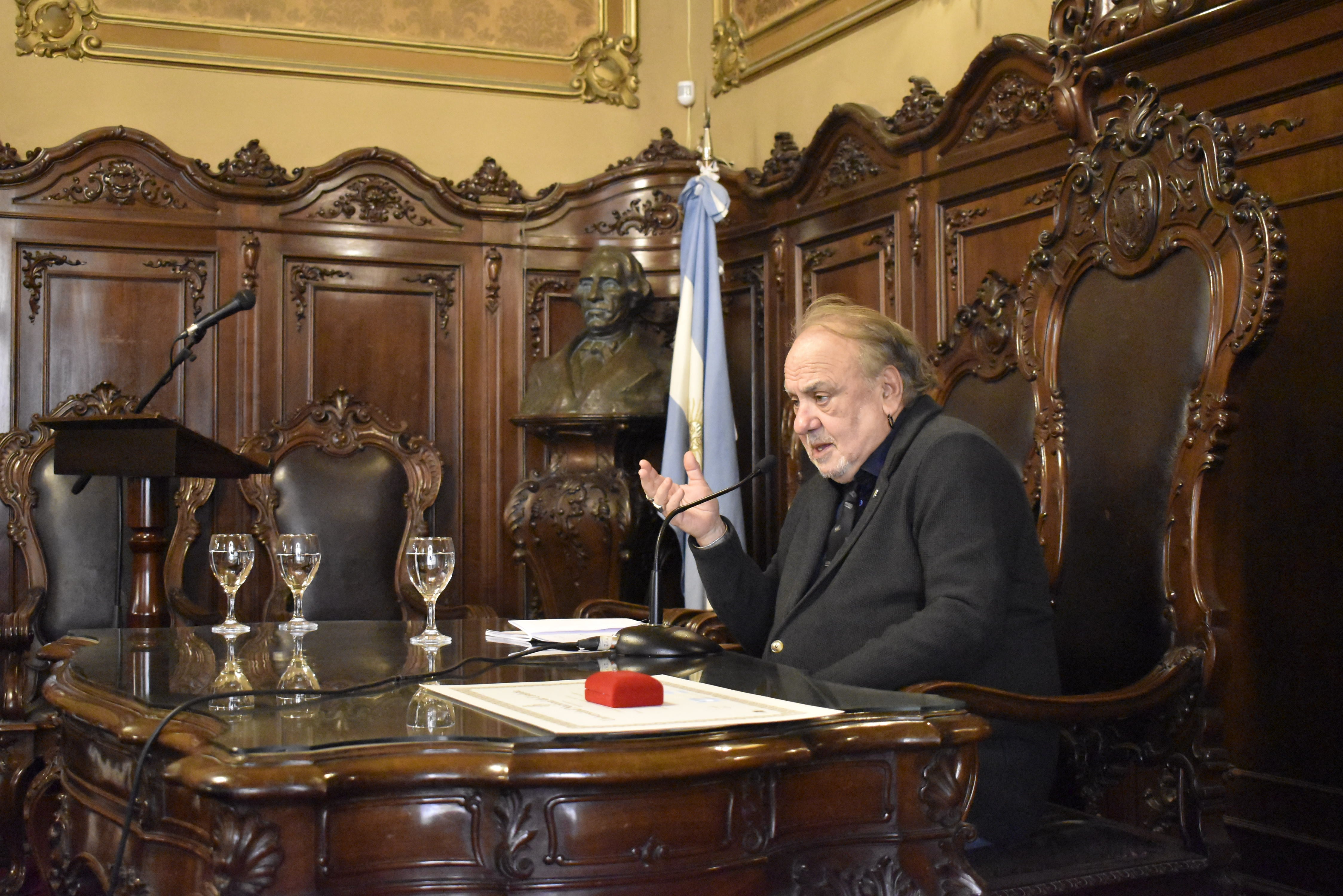 Jorge Alemán en el discurso tras recibir la distinción.