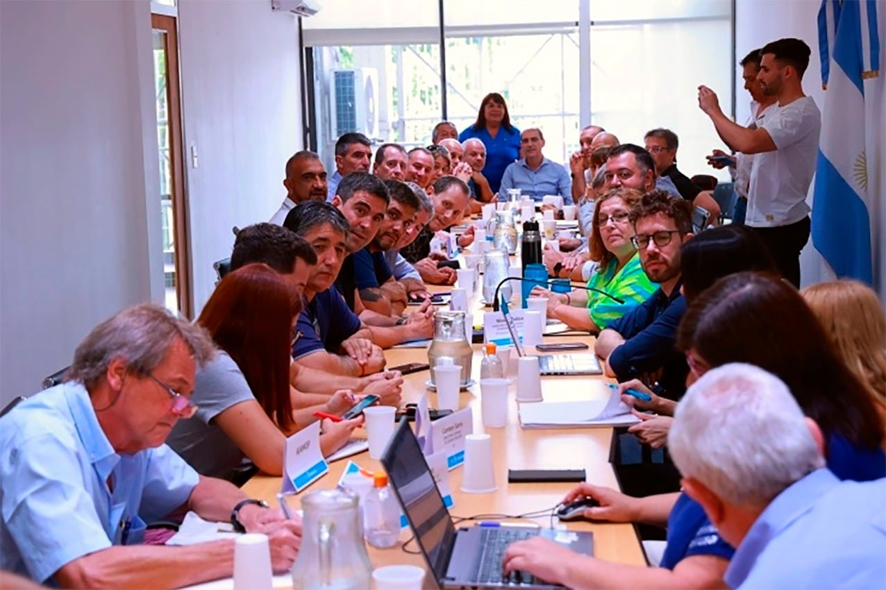 El gobierno y los gremios se reunieron este martes. 