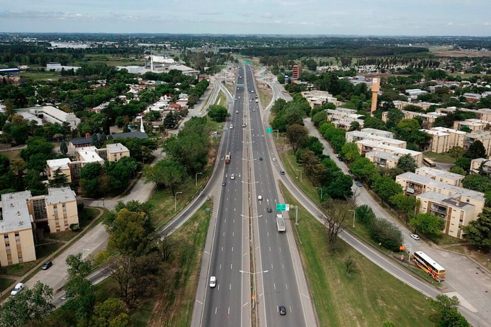 El legislador provincial destacó la falta de luminarias y el abandono de las banquinas en Circunvalación. 