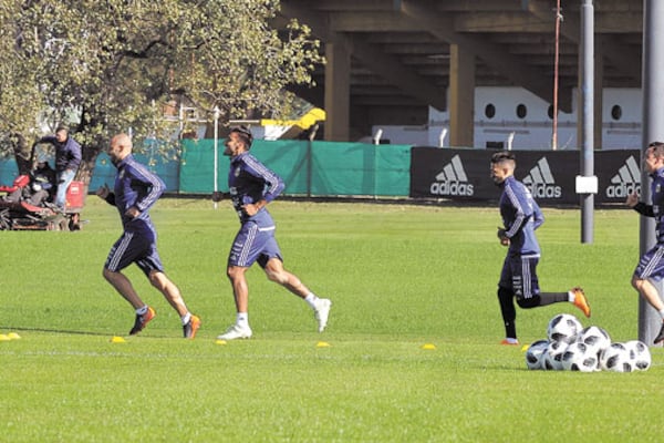 Los jugadores se entrenaron nuevamente ayer en el predio de Ezeiza.
