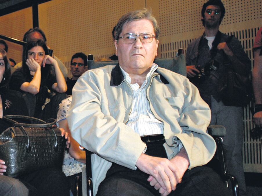 En 1998, Ure sufrió un ACV que limitó su movilidad y lo alejó del trabajo.