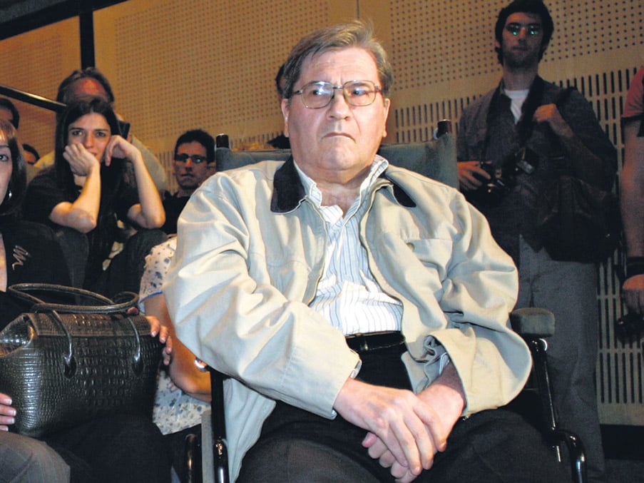 En 1998, Ure sufrió un ACV que limitó su movilidad y lo alejó del trabajo.