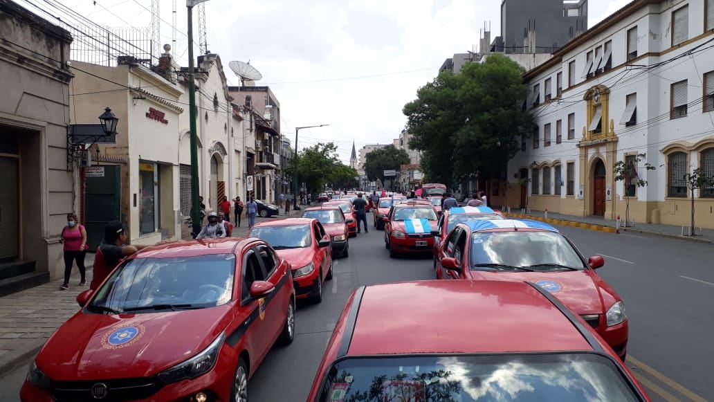 Caravana en pleno centro salteño