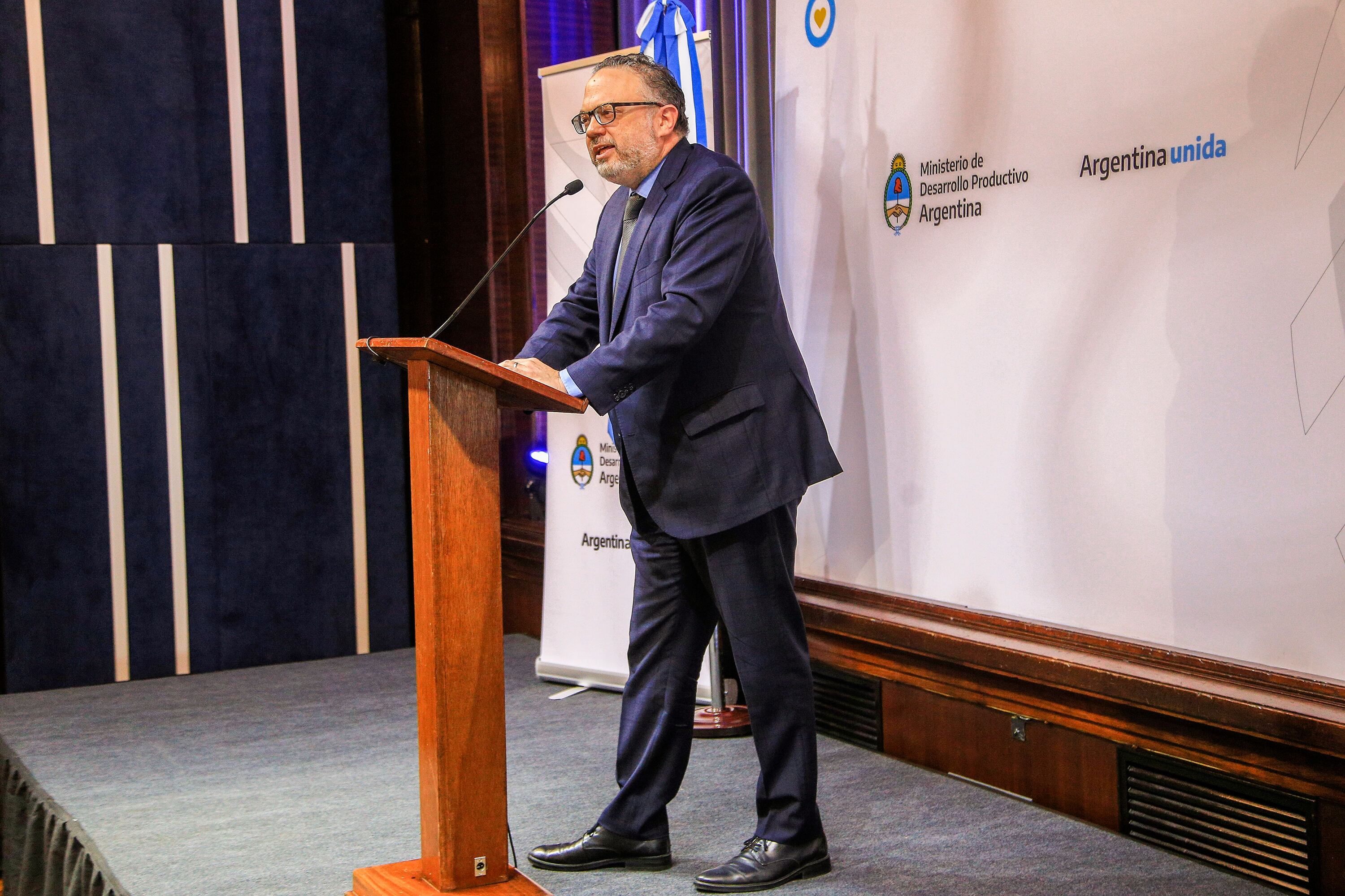 Kulfas presentará el plan "Argentina Productiva 2030".