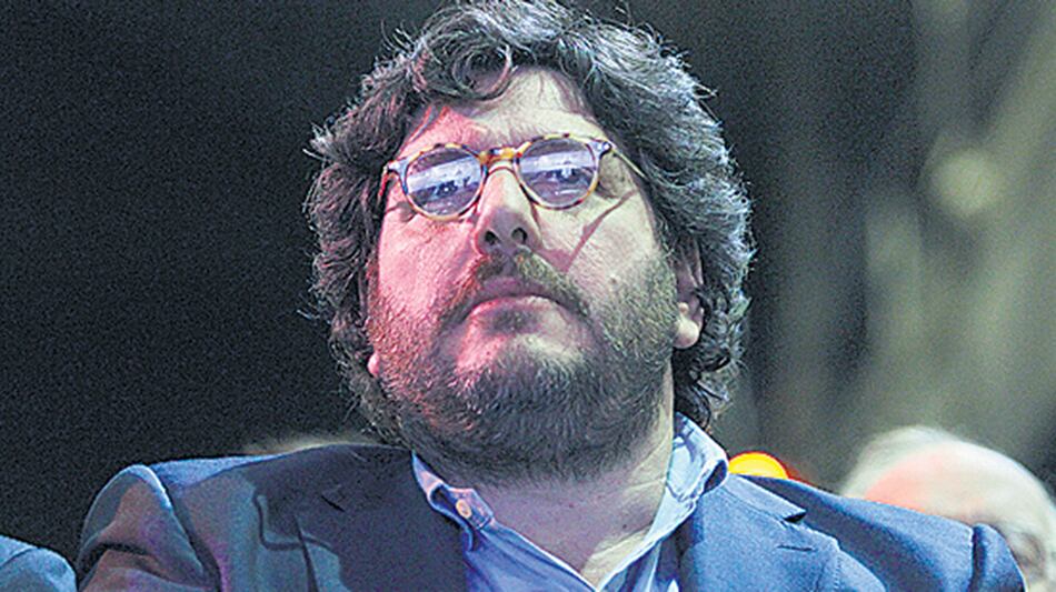 La gente tiene el derecho a opinar lo que quiera. Por mí, date vuelta. Por mí, andate", afirmó Avelluto.