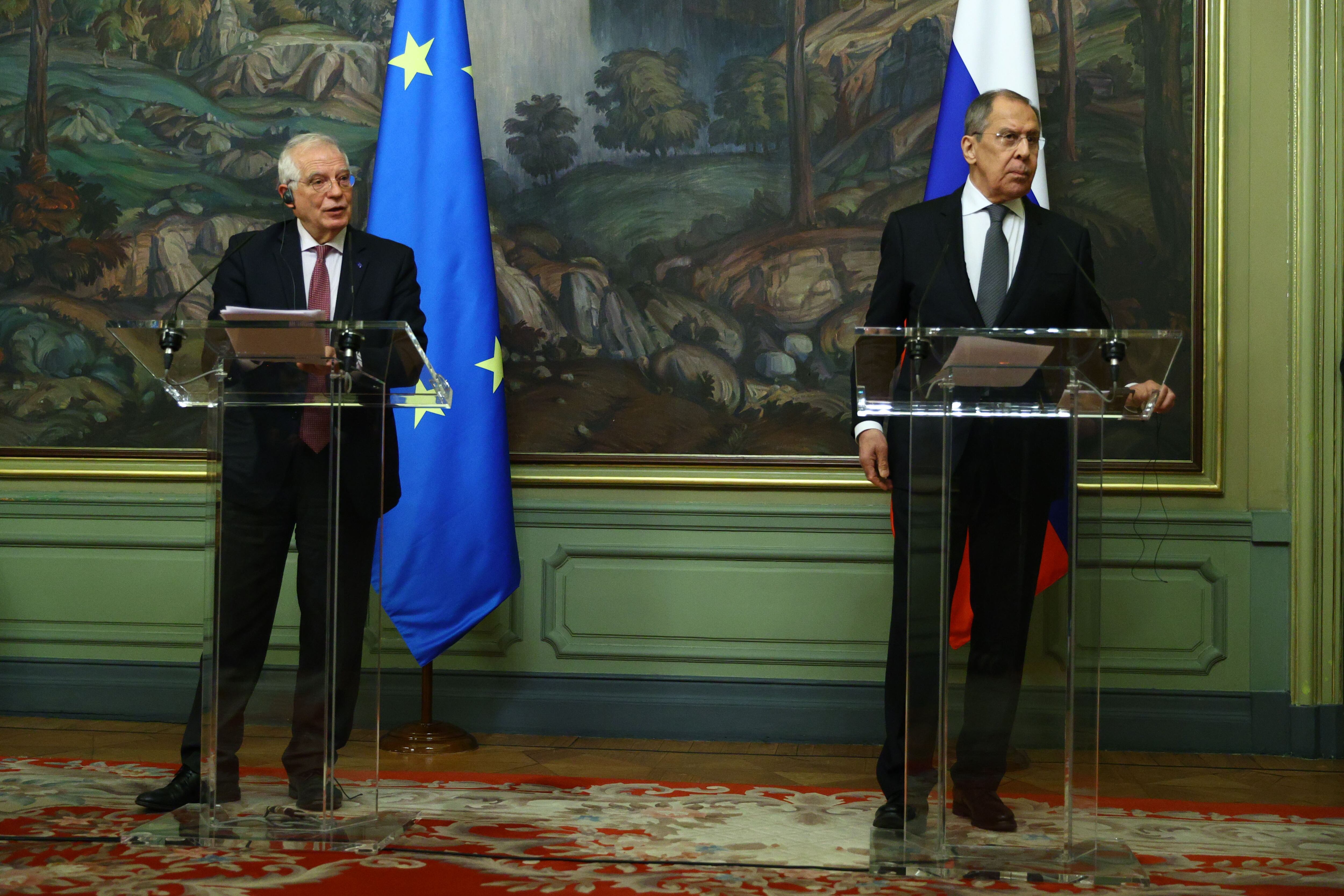 Borrell y Lavrov, juntos en Moscú después de la expulsión de los diplomáticos.