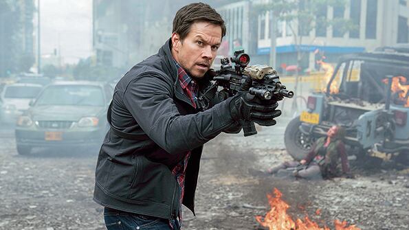 James Silva (Wahlberg), un agente desquiciado y agresivo al que sus compañeros definen como “bipolar”.