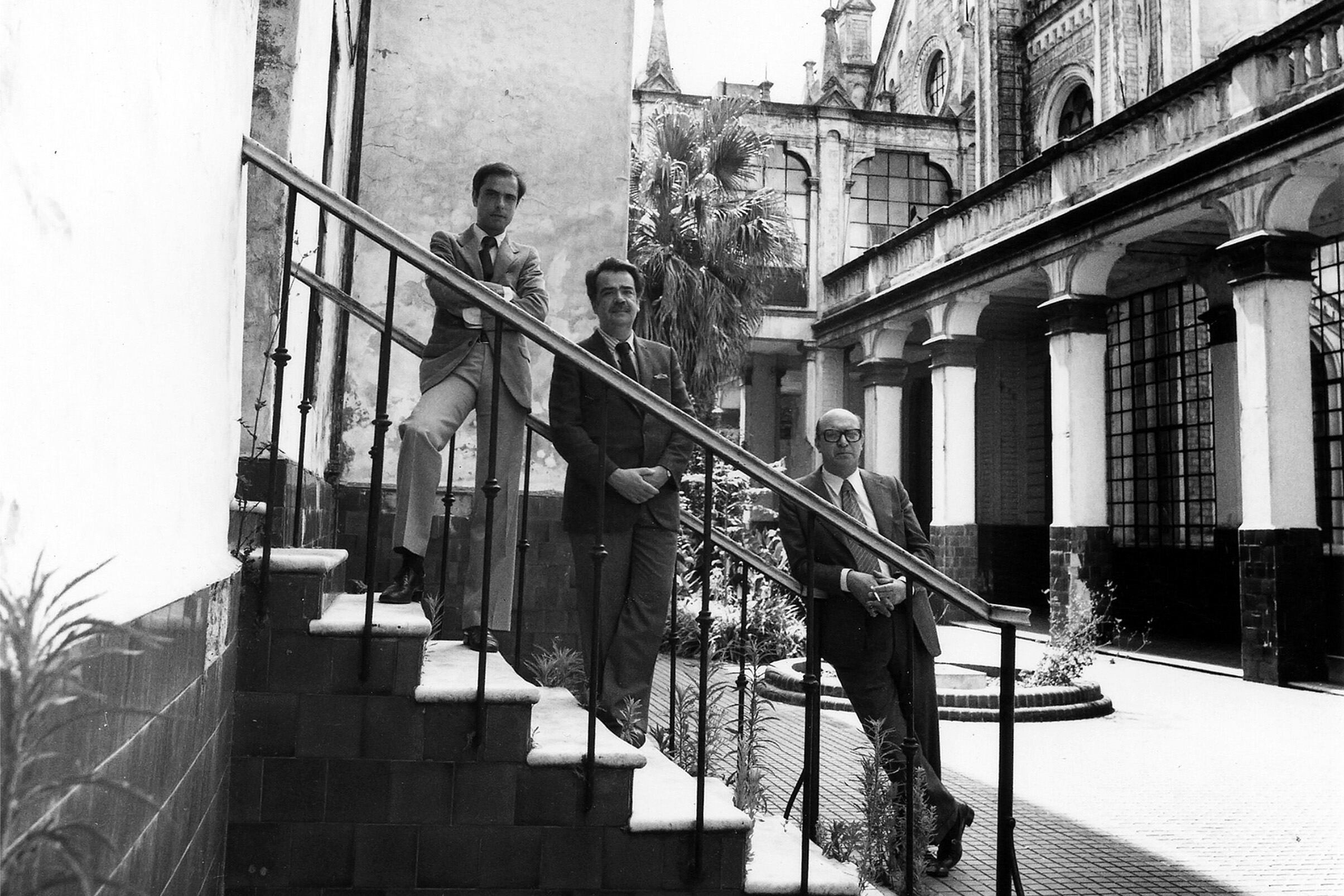  Jacques Bedel, Luis F. Benedit y Clorindo Testa en el asilo de ancianos que convirtieron en el CCR