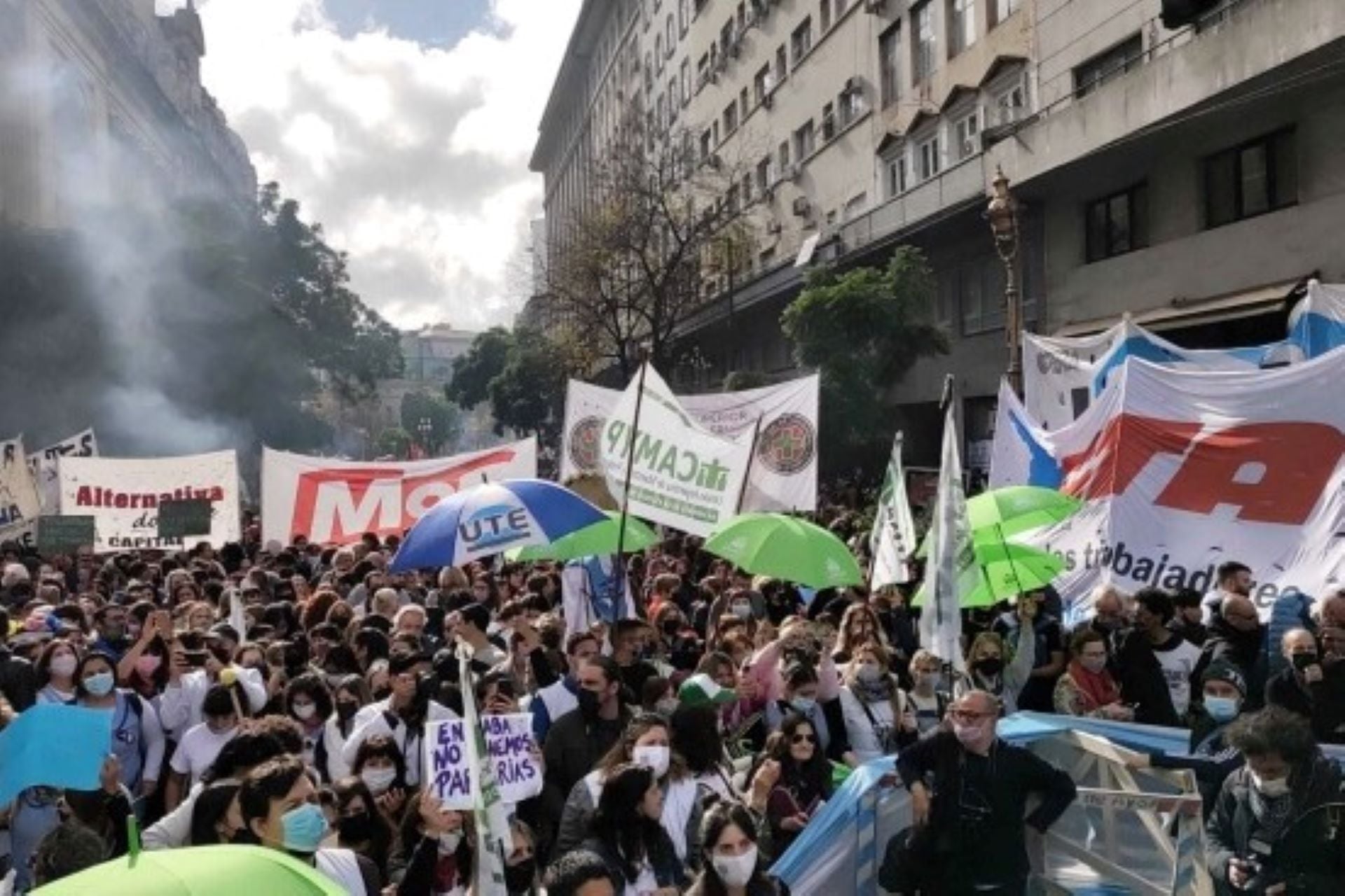 Los docentes se manifestaron en contra de la reforma del Estatuto. Imagen: Télam. 