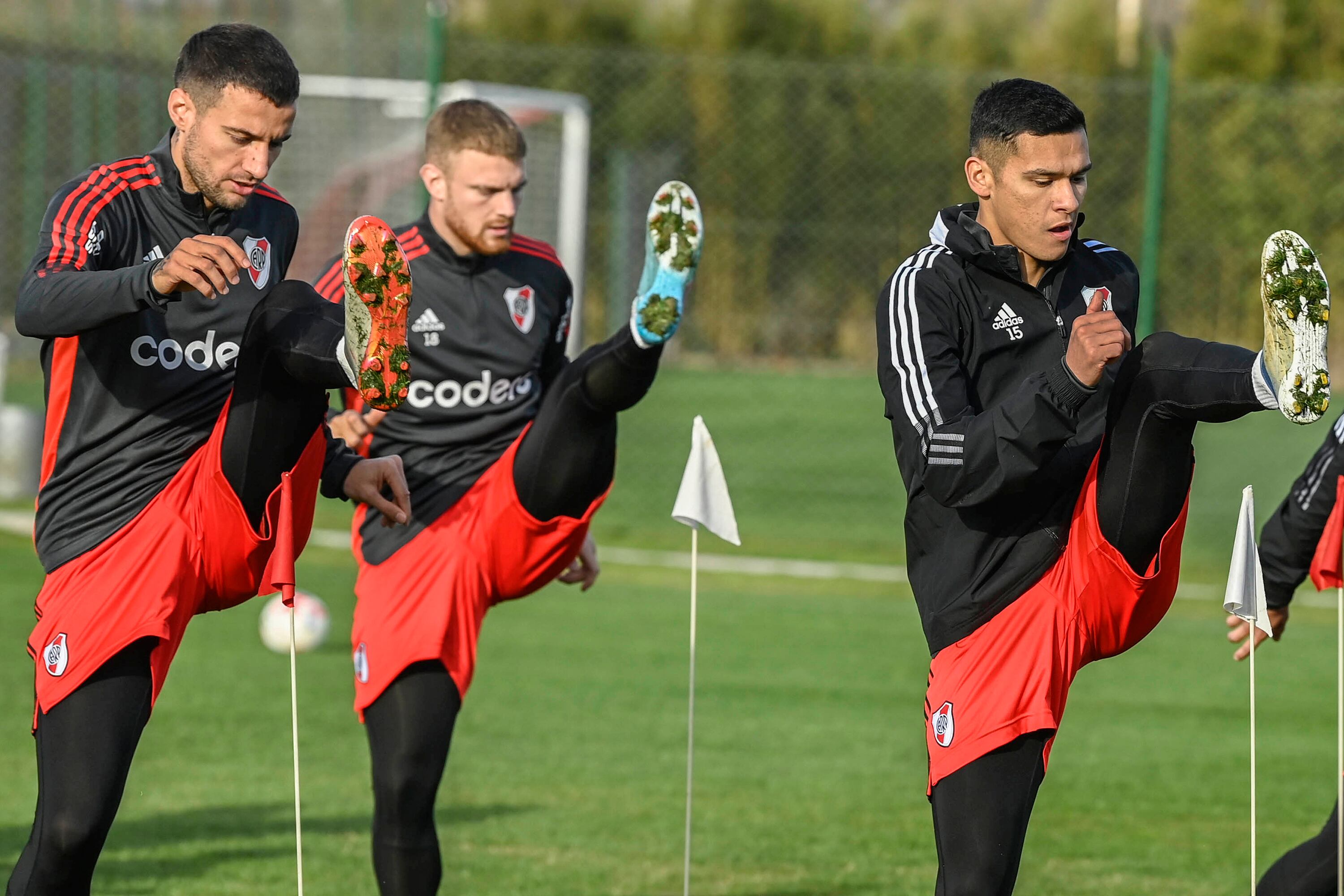El plantel de River se entrenó en el predio de Ezeiza