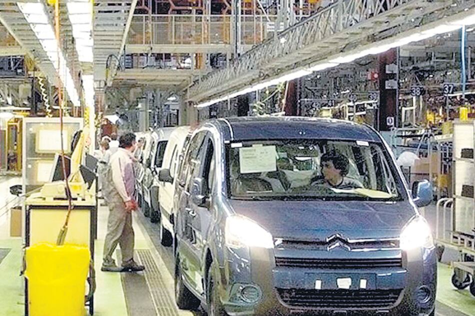 La producción de autos en noviembre bajó 3,7 por ciento.