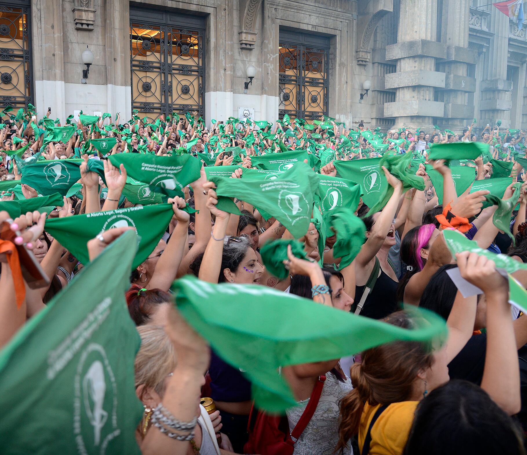 La plaza San Martín se movilizó por el derecho a decidir.