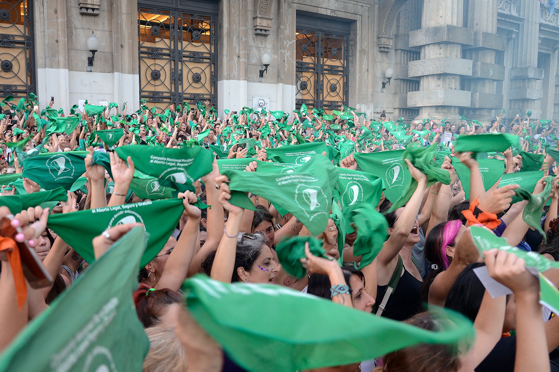 La plaza San Martín se movilizó por el derecho a decidir.