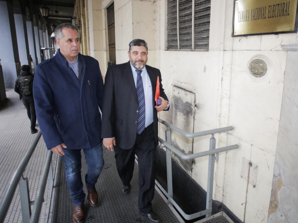 Los apoderados de Consenso Federal se presentaron ayer en la Justicia.
