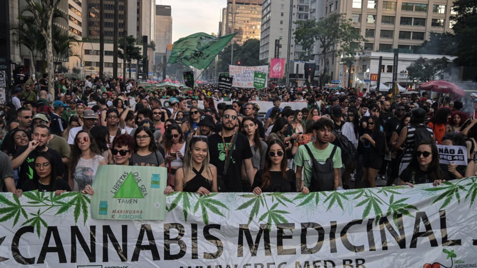 La legislación actual, que data de 2006, castiga a quien porte marihuana