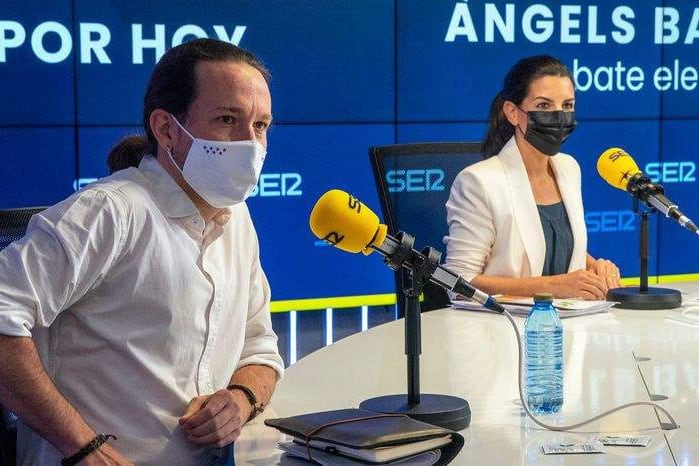 Iglesias y Monasterio, minutos antes de que la candidata de VOX echara a perder el debate.