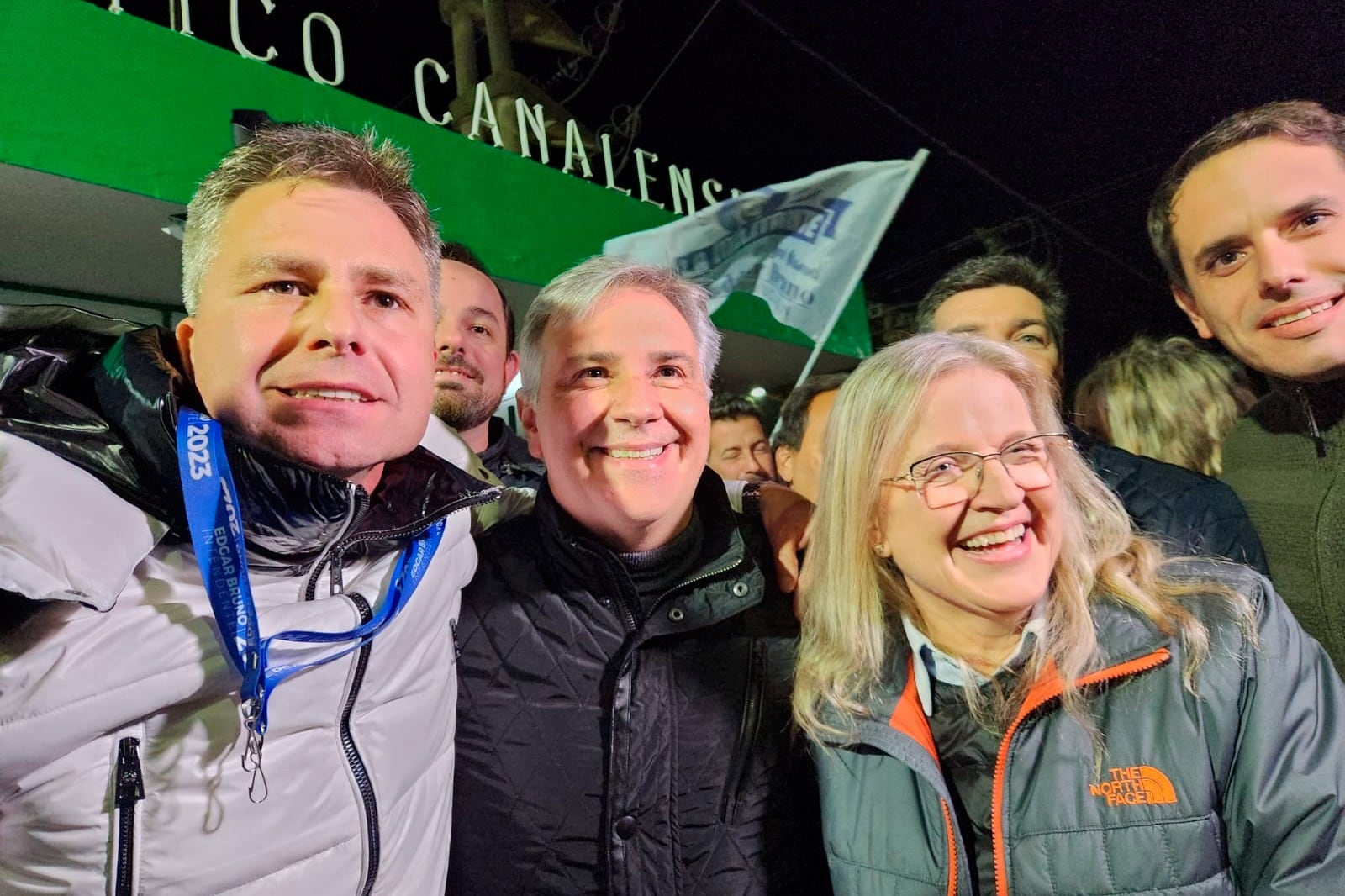 El candidato a gobernador por Unidos por Córdoba Martín Llaryora --actual intendente de Córdoba capital-- eligió sumarse a los festejos en la localidad de Canals.