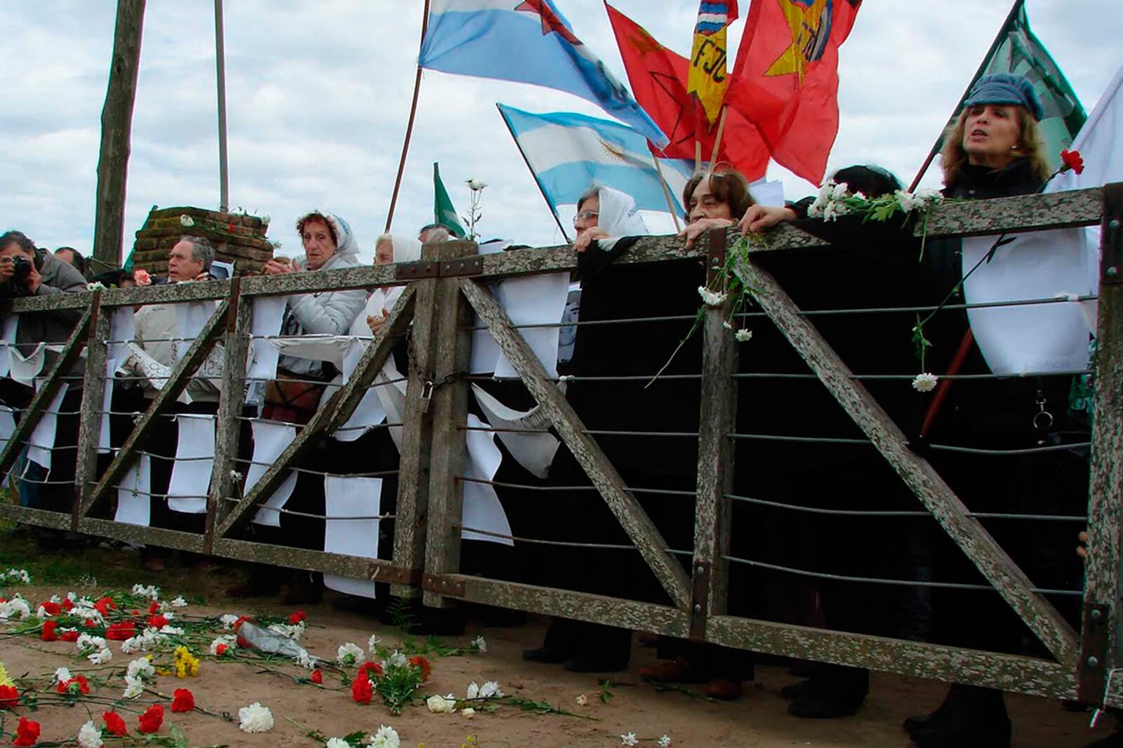 En el Campo San Pedro se encontraron ocho cadáveres, de los cuales seis fueron identificados.
