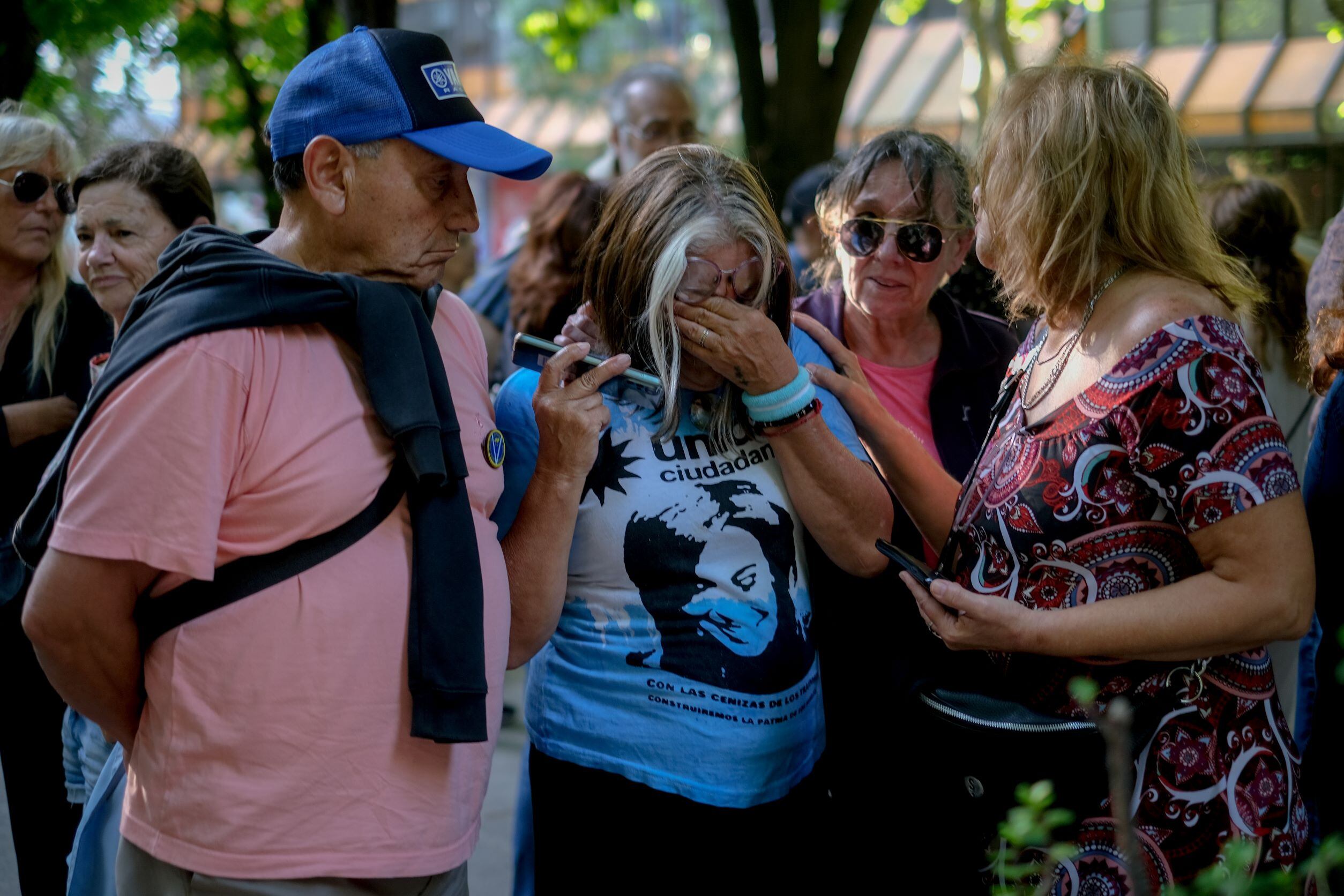 Las lágrimas frente a Comodoro Py, el 6 de diciembre.