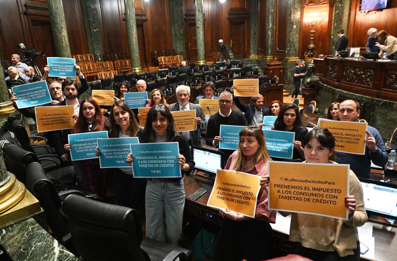 #LaRecaudaciónNoPara, el hashtag opositor