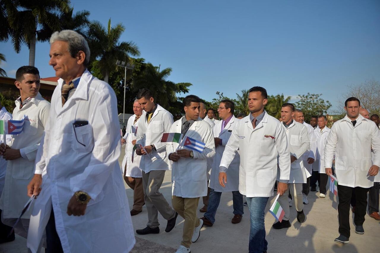 Cuba hizo el ofrecimiento de enviar médicos, que ya son reconocidos a nivel mundial.