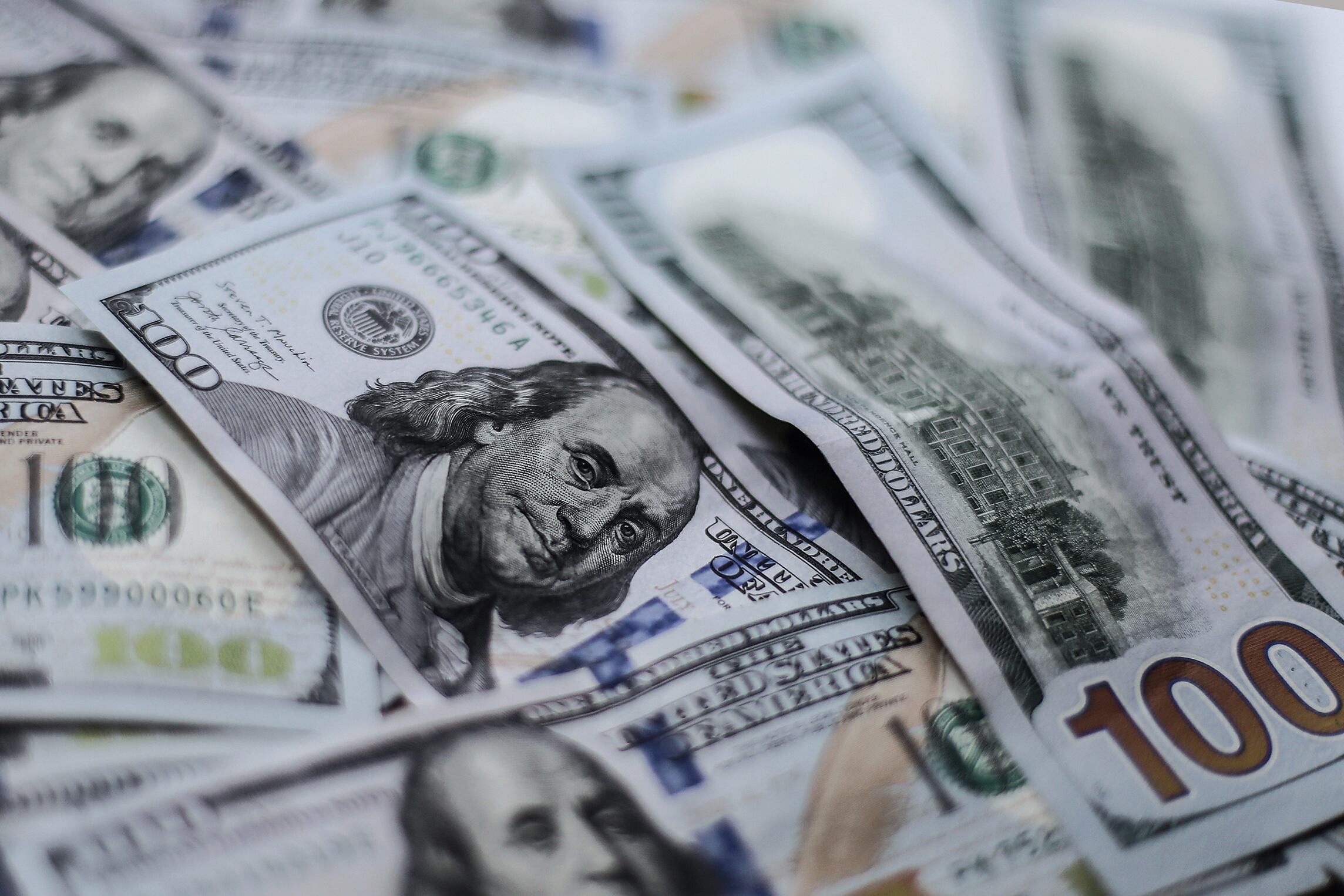 El dólar oficial subió 356 por ciento