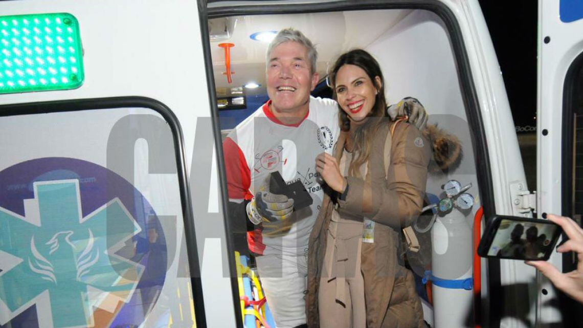 Burlando y Barby Franco después de que él fingiera un infarto.