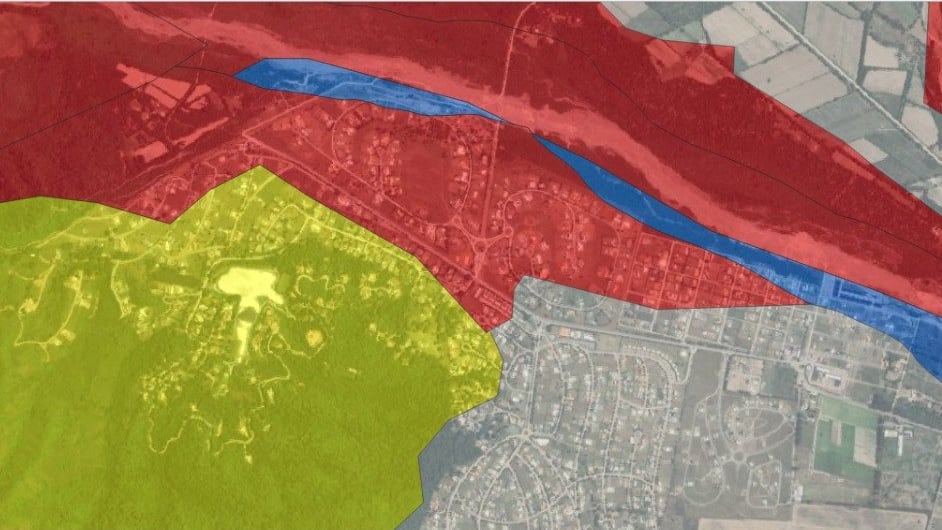 El avance de la urbanización de San Lorenzo Chico sobre zonas categorizadas amarillas y rojas. 