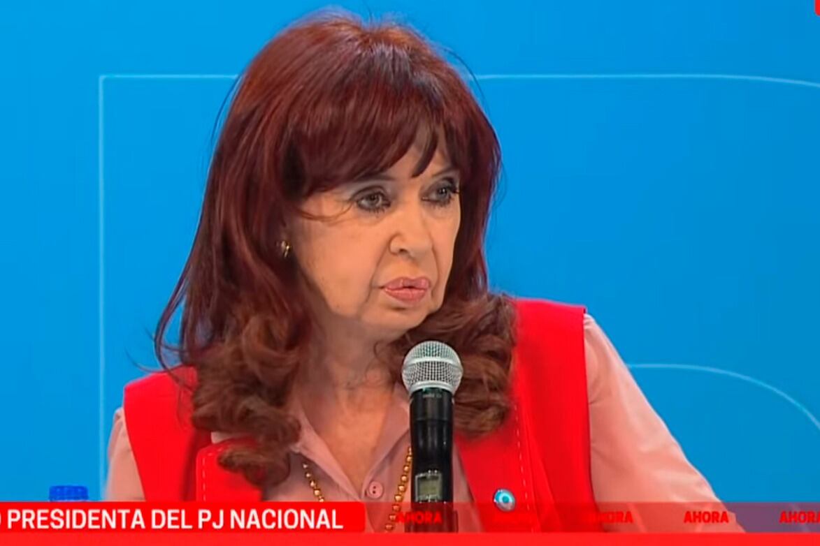 CFK mostró una tapa de Clarín de hace casi diez años. 