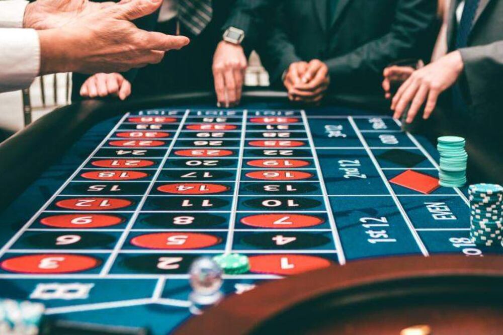 Keynes escribió: "Cuando en un país el desarrollo de la inversión es el subproducto de la actividad de un casino, ésta corre el riesgo de realizarse en condiciones defectuosas”.