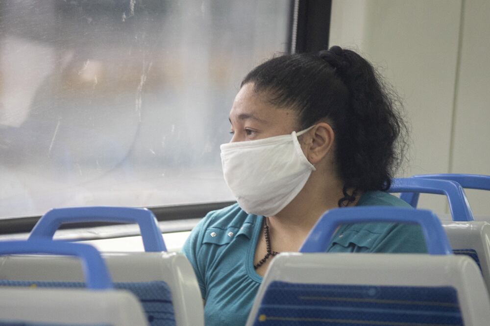 El Ministerio de Salud publicó un instructivo para hacer barbijos y dio precisiones con respecto a su uso.