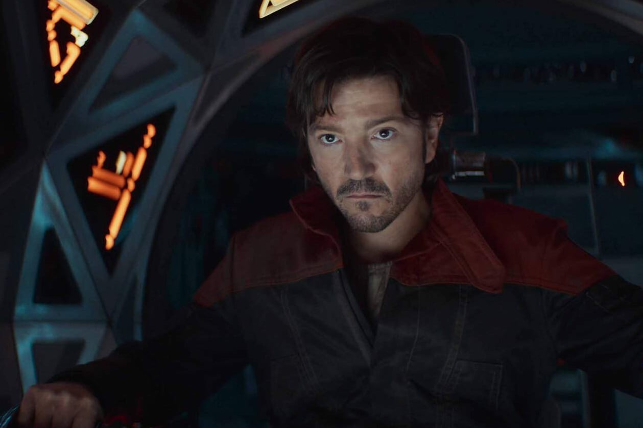 Todos los caminos confluyen en el particular héroe interpretado por Diego Luna.