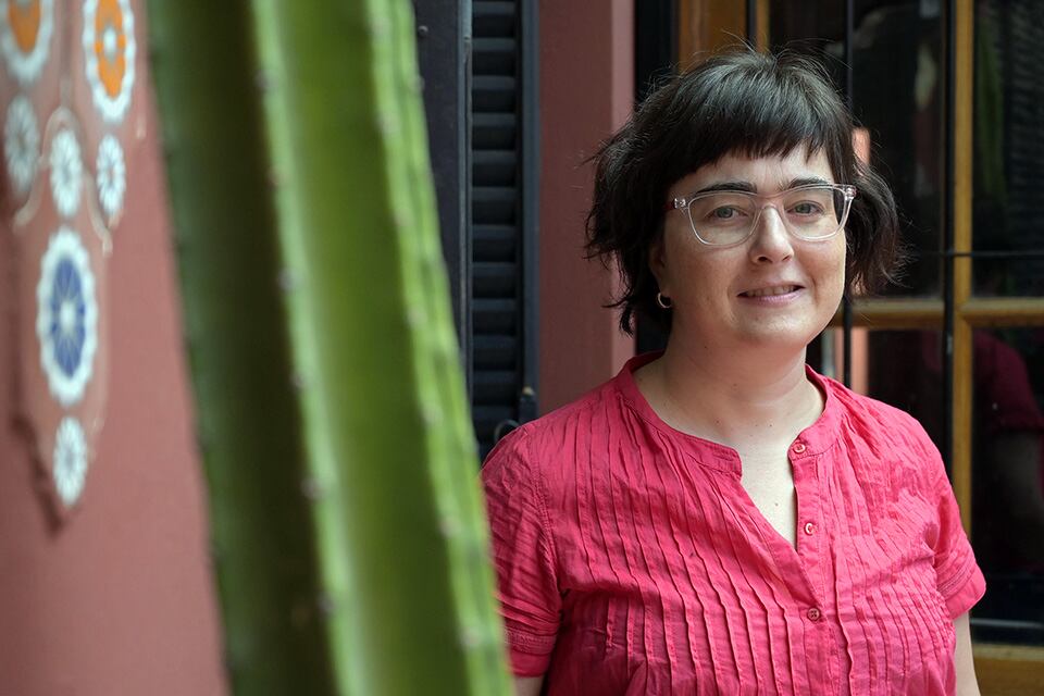 Eugenia Cozzi es graduada de la UNR y doctorada en la UBA.