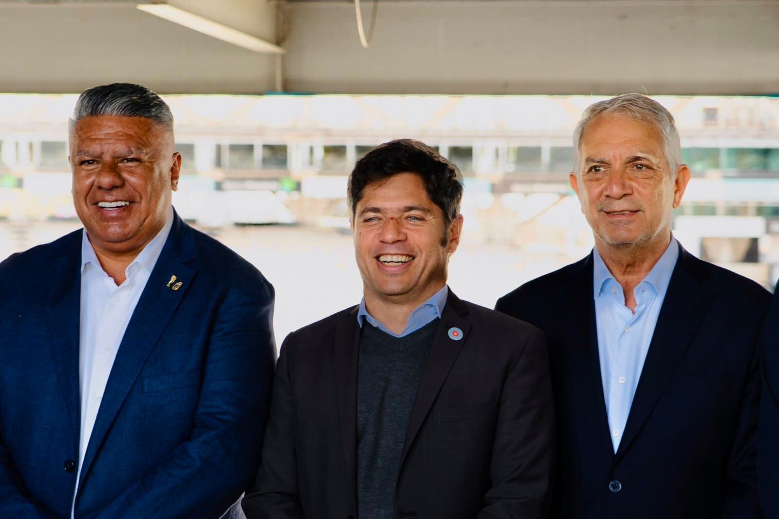 Claudio Tapia, Axel Kicillof y Julio Alak en el estadio Único de La Plata.