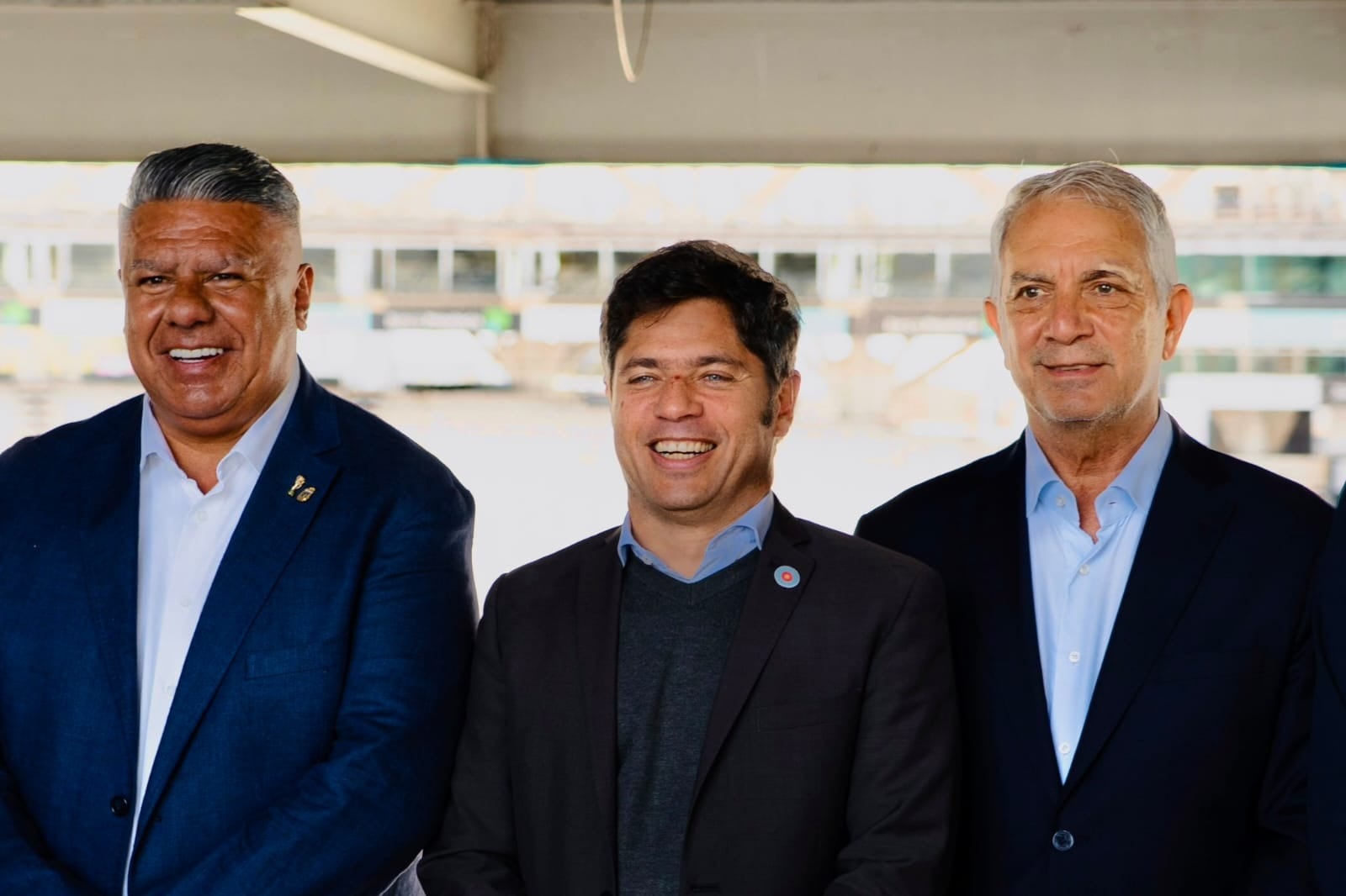 Claudio Tapia, Axel Kicillof y Julio Alak en el estadio Único de La Plata.