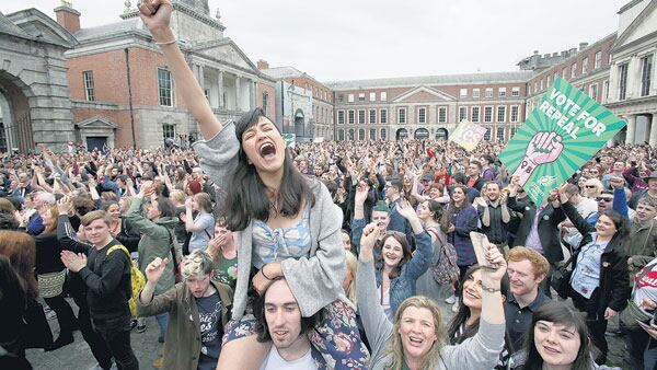 Hubo festejos en el histórico Castillo de Dublín cuando se conocieron los resultados del referendo.