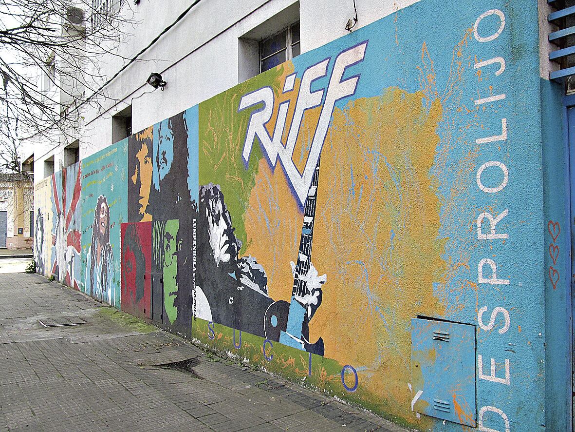 Música sin límites. En los murales platenses, Riff convive con Los Beatles y Bob Marley.