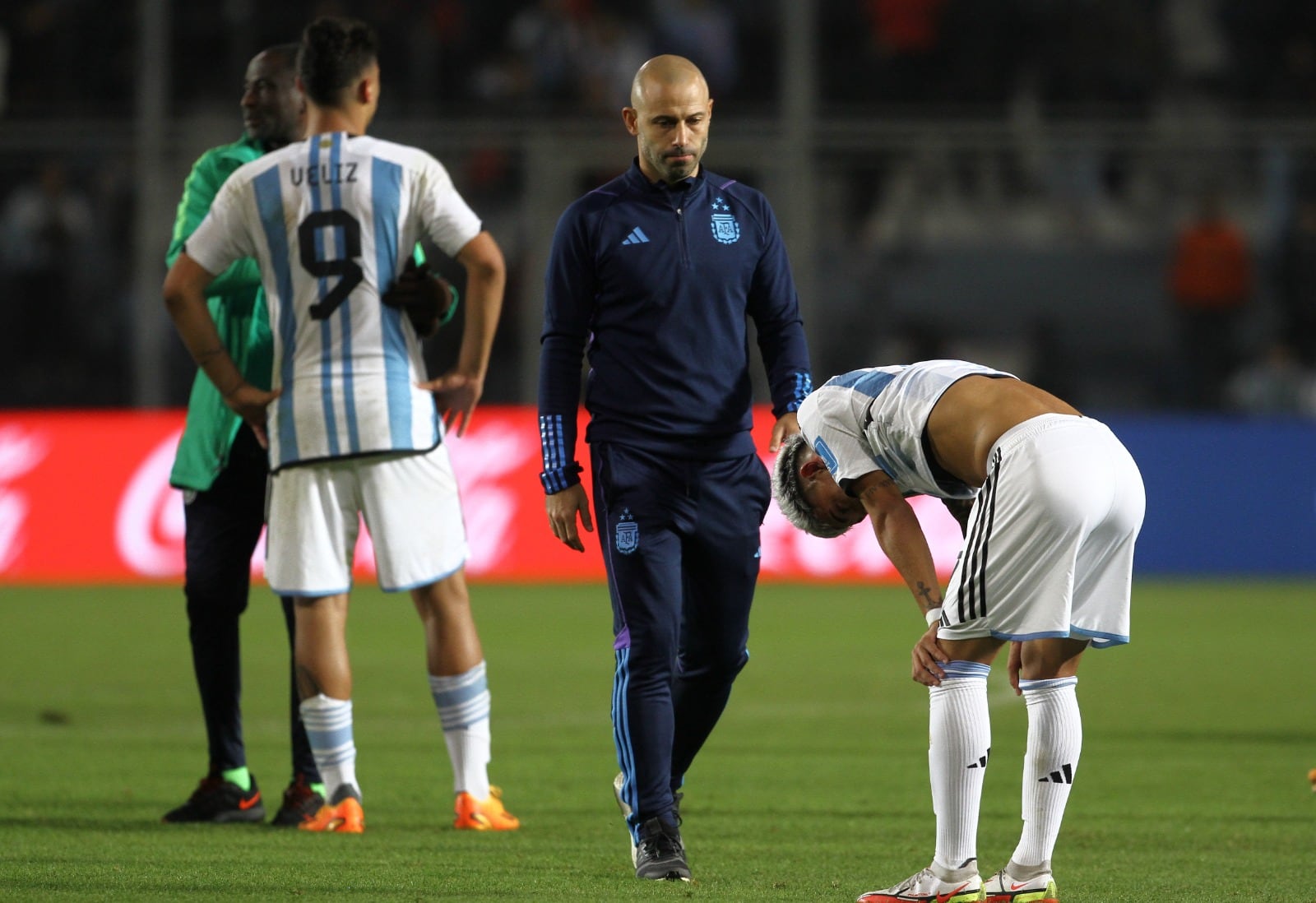 Mascherano, junto a Véliz y Gauto, dos de los delanteros de la Selección.