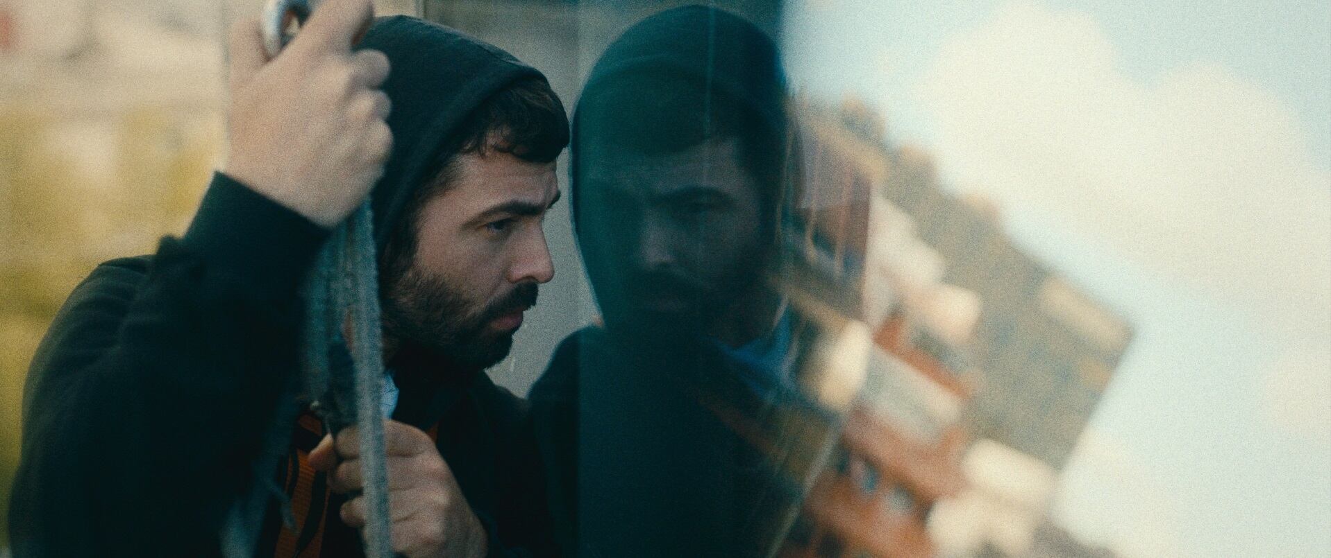 La película es una adaptación de la novela Limpiavidrios, de José Supera.