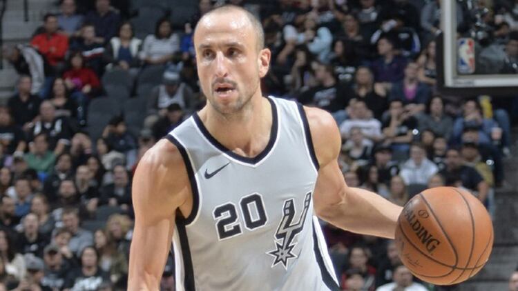 Ginóbili en acción: ante los Suns tuvo otro partido para el recuerdo.