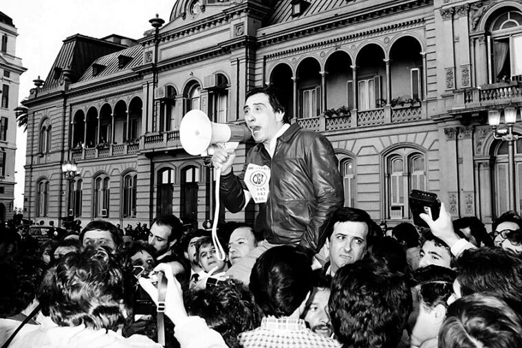 Saúl Ubaldini, la cabeza de la convocatoria por "Pan, paz y trabajo".