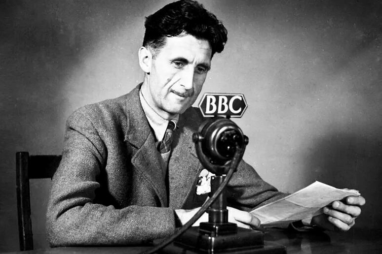 George Orwell, el escritor que combatió en Barcelona y en el frente de Aragón.