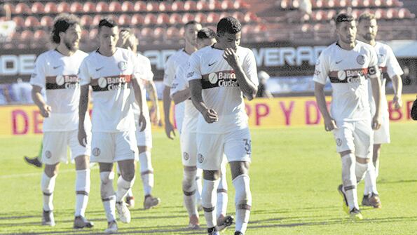 San Lorenzo se va rumbo a los vestuarios con la frustración a cuestas.