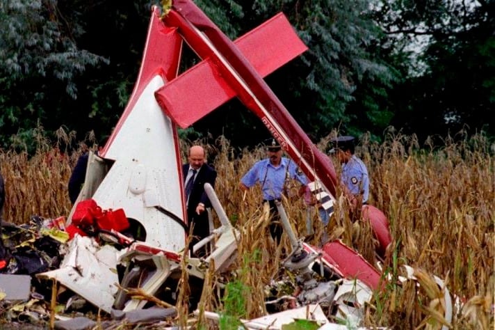 Así quedó el helicóptero en el que viajaban Menem (h) y Silvio Oltra.