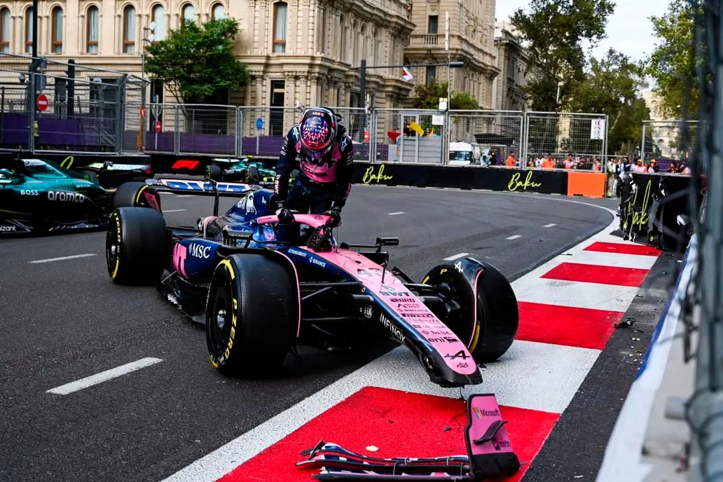 El argentino chocó contra el muro luego de un incidente de Gasly