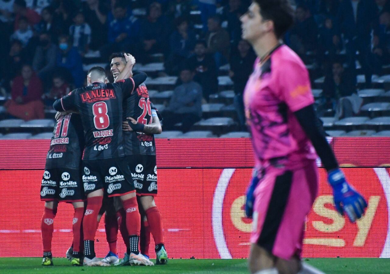 Barracas enmudeció al Kempes con su gran victoria