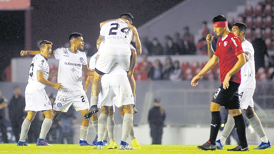 En el partido Nº 100 de Holan en Independiente, el que festejó fue el Bicho de Diego Dabove.