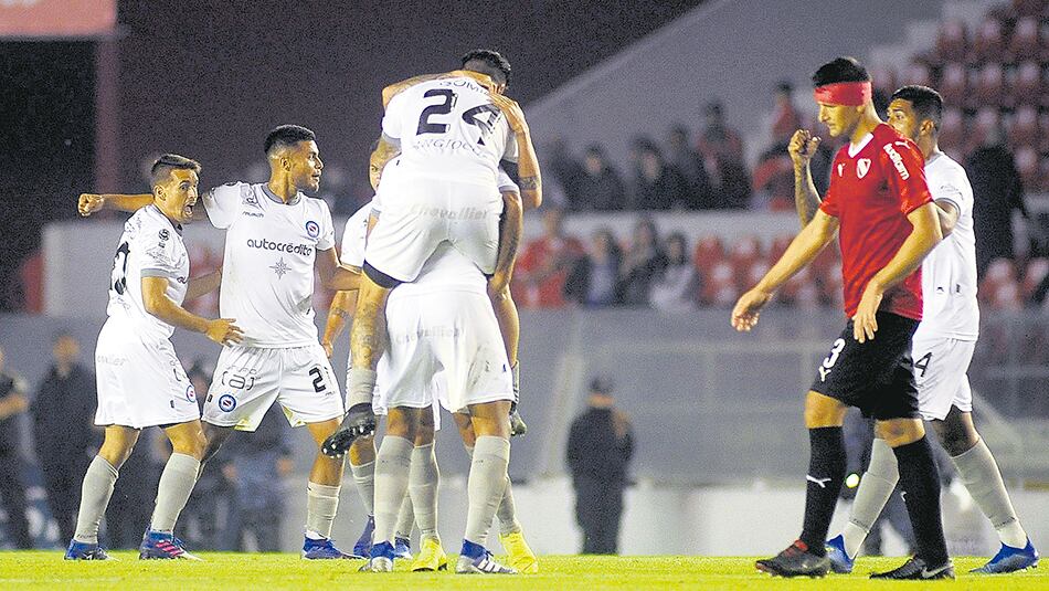 En el partido Nº 100 de Holan en Independiente, el que festejó fue el Bicho de Diego Dabove.