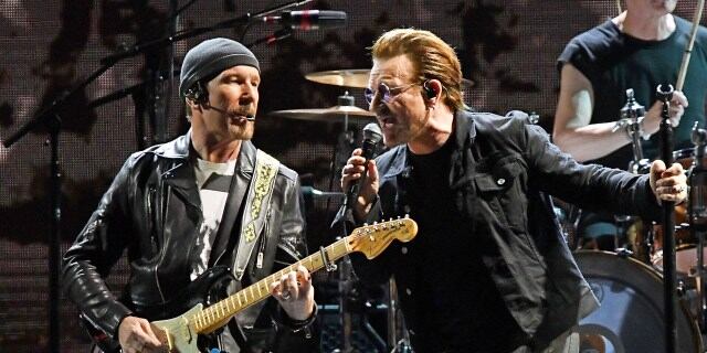 "Cantamos por nuestros hermanos y hermanas, que ellos mismos estaban cantando en el festival Supernova Sukkot de Israel", dijo Bono